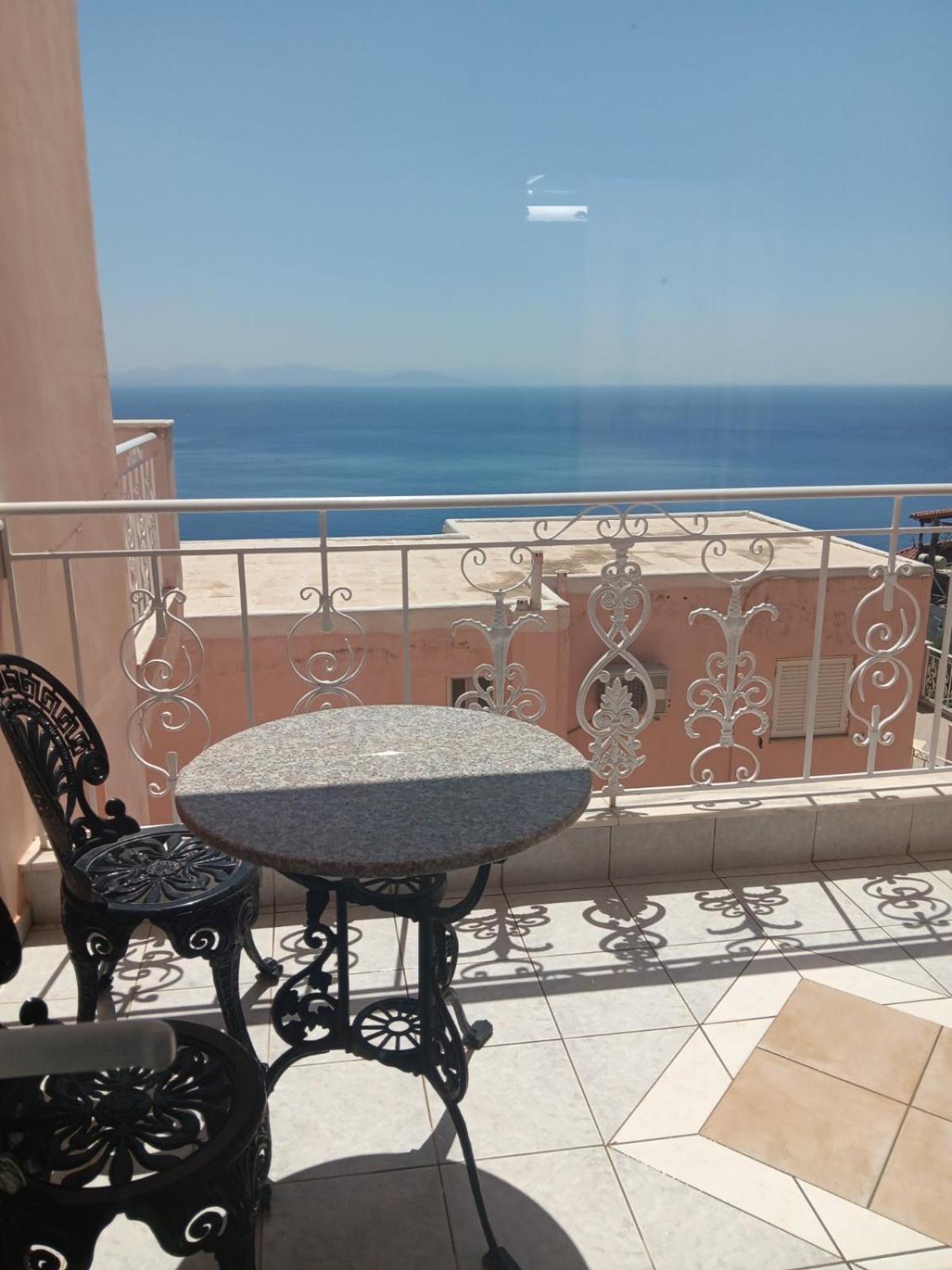 Summer View Gythio Exterior photo